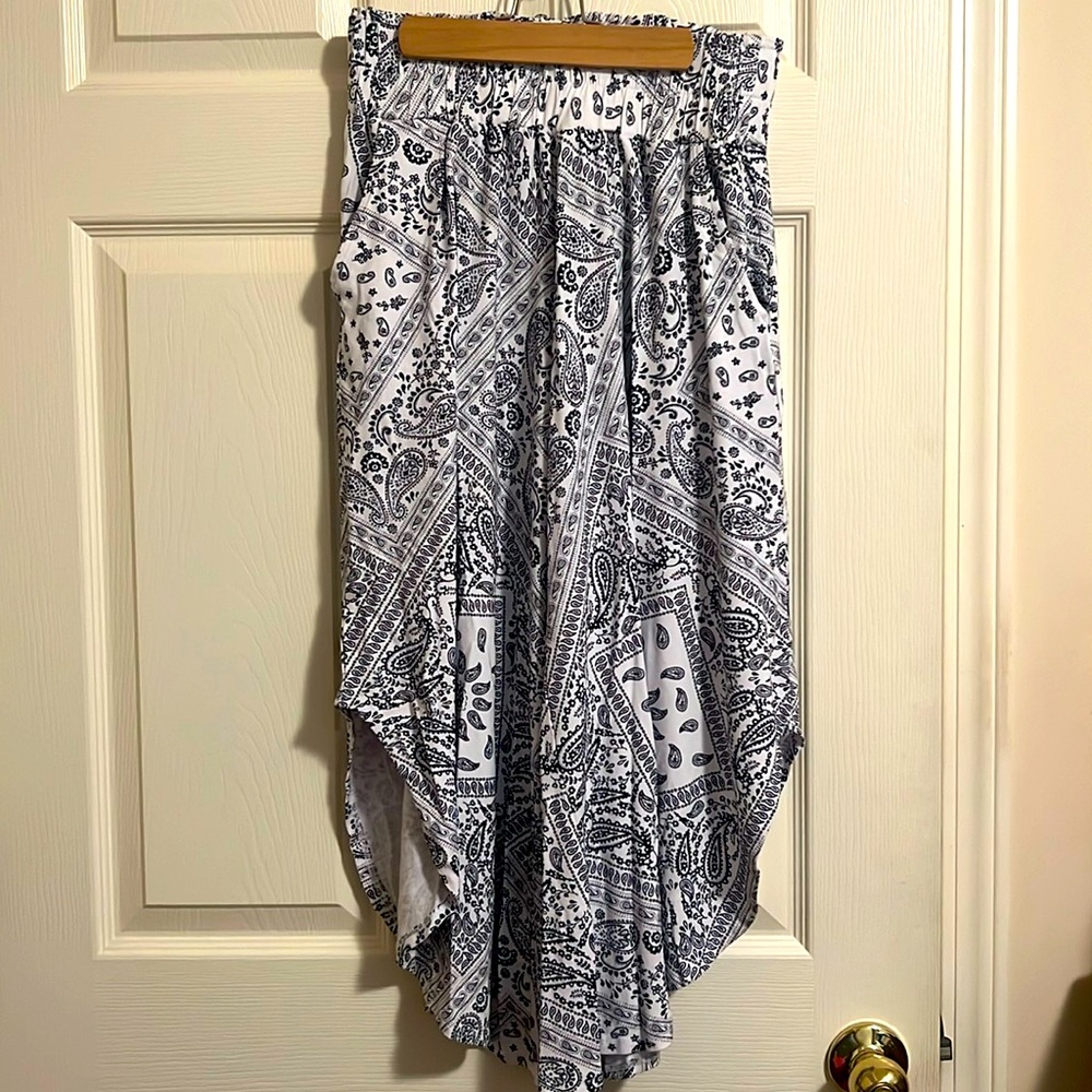 Cupio pants/ capri. Worn once. Excellent condition. Size xs.